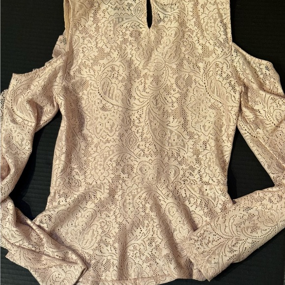 BCBG Pale PINK Cold Shoulder Top, sworn Twice Size XXS - Picture 4 of 4